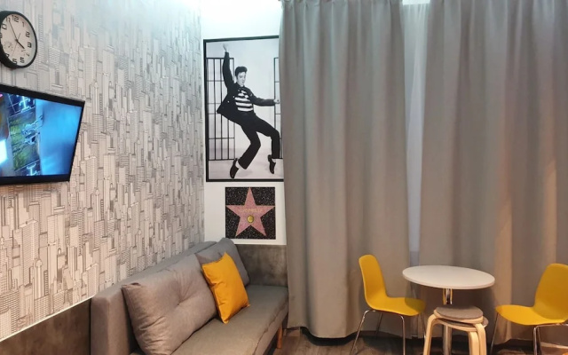 Elvis Apartment