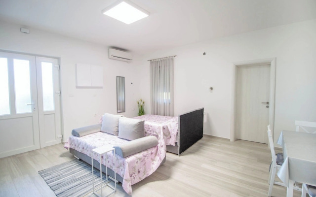 Apartment Smile Studio