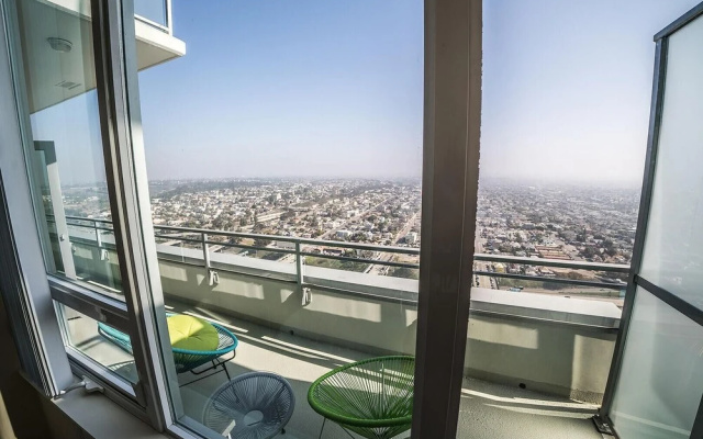 Ocean View II by AvantStay | High-Rise Flat in DT w/ City & Ocean Views!