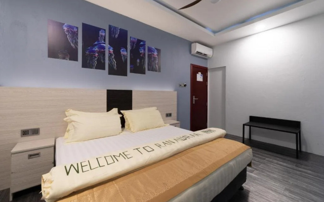 Dhiffushi Tourist Hotel