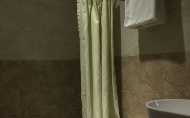 Canberry Hotel
