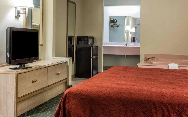 Quality Inn & Suites Stockbridge