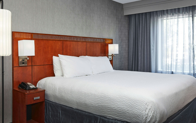 Courtyard by Marriott Medford Airport