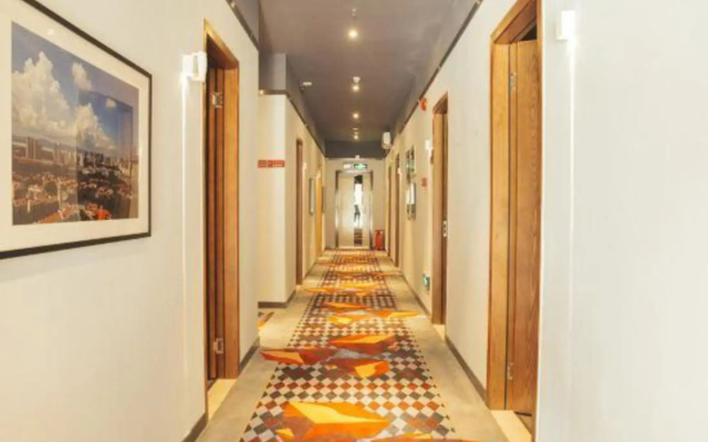 Be Home Youth Hostel
