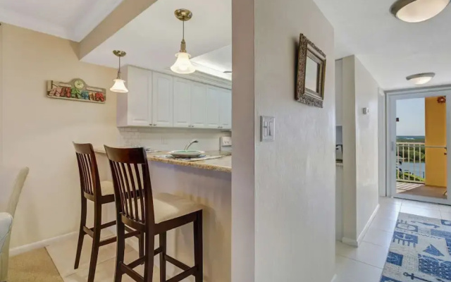 25870 Hickory Blvd #704