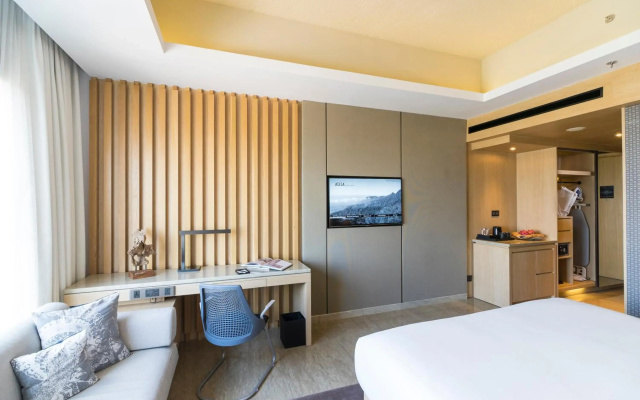 Alila Solo, Java