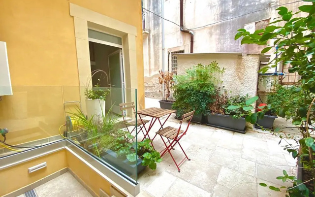 Studio con cortile al Tempio di Apollo