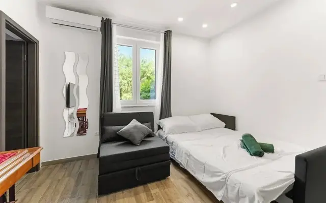 One Bedroom Apartment With a sea View