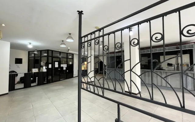 Junction Hostel Poblacion Makati Avenue