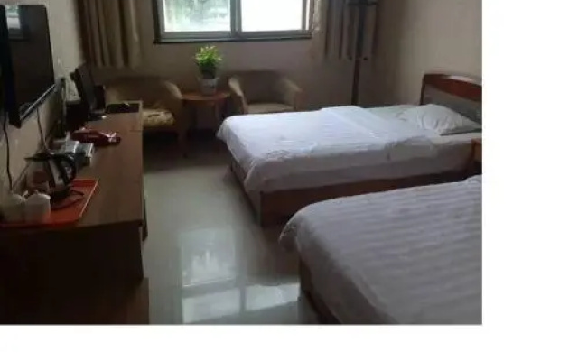 Shengyuan Express Hotel (Laishui Bus Station)