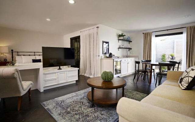 Bespoke Inn Scottsdale