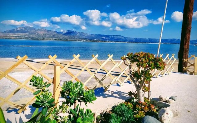 Bahia- apartment by the sea,close to cedar forest!