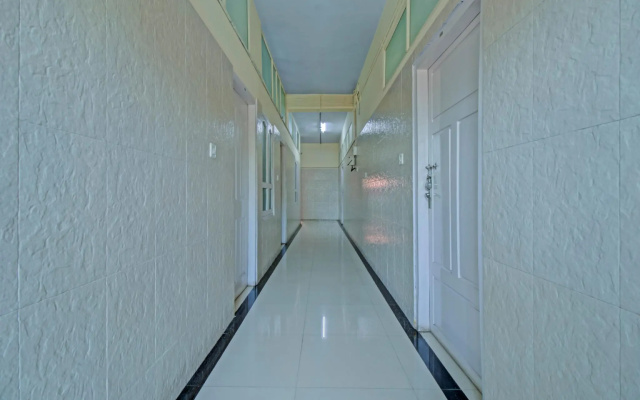 SPOT ON 76293 J P Tourist Home