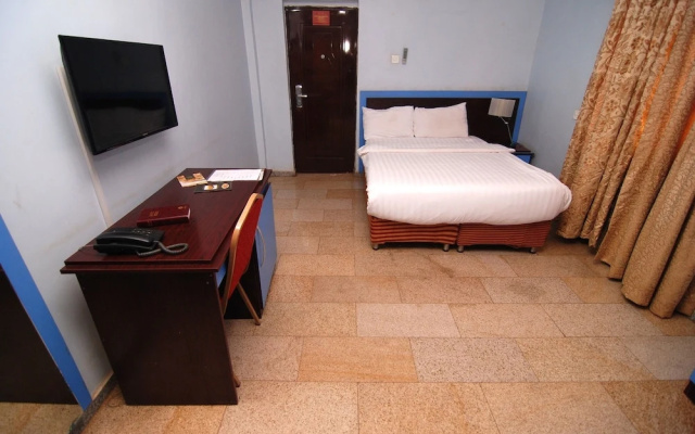 Lapour Hotels Ltd