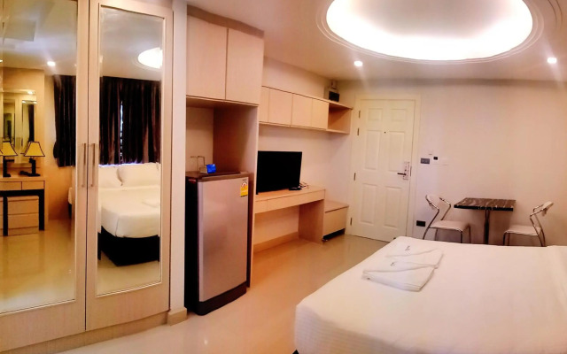 Отель B your home Hotel Donmueang Airport Bangkok
