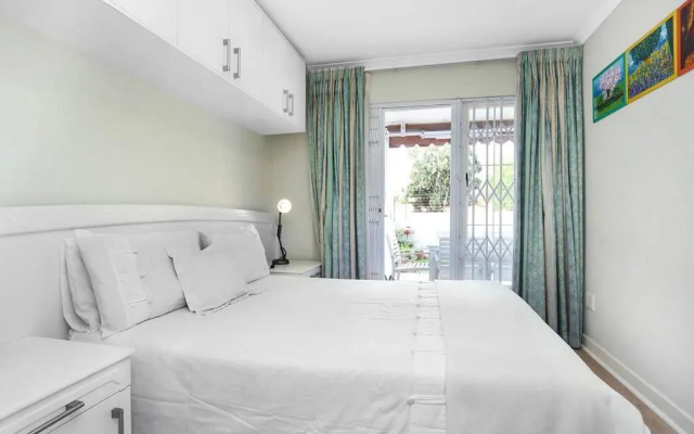 Corner House large 1 bedroom apartment