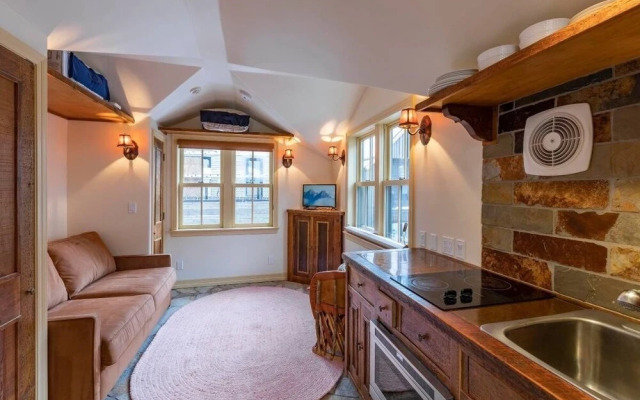 Manley  (381887) 4 Bedroom Home by RedAwning