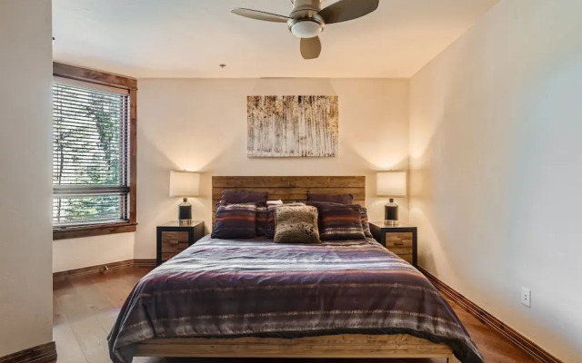 Bluesky 505 4 Bedroom Condo by RedAwning