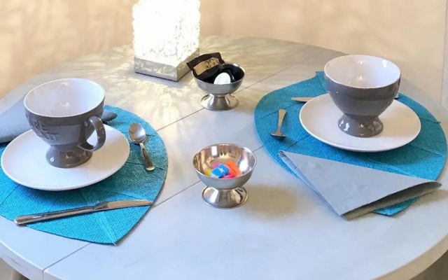 Suquet's Luxury Studio