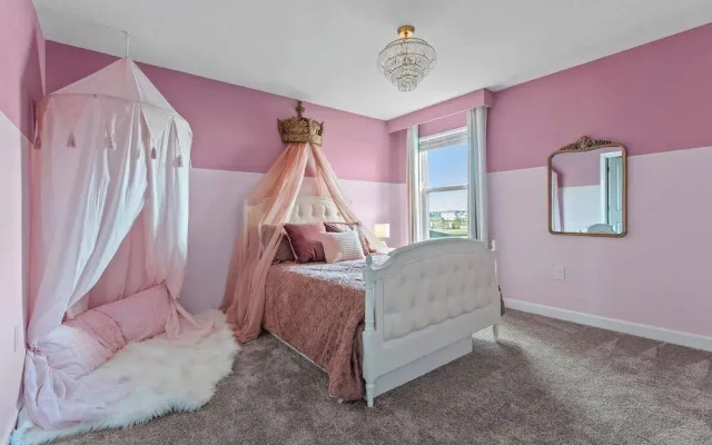 Themed 7bedroom and Pool 18 Guests