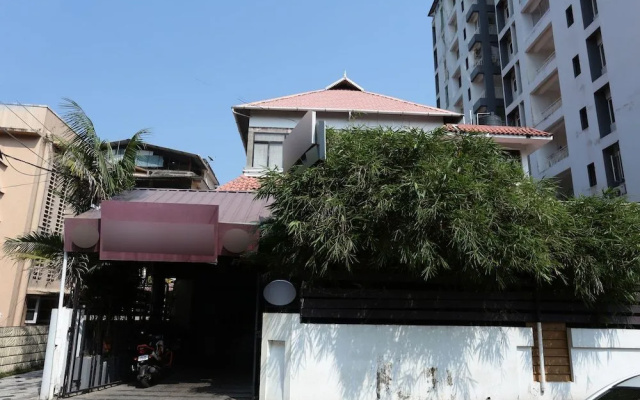 OYO 28424 Coastal Residency