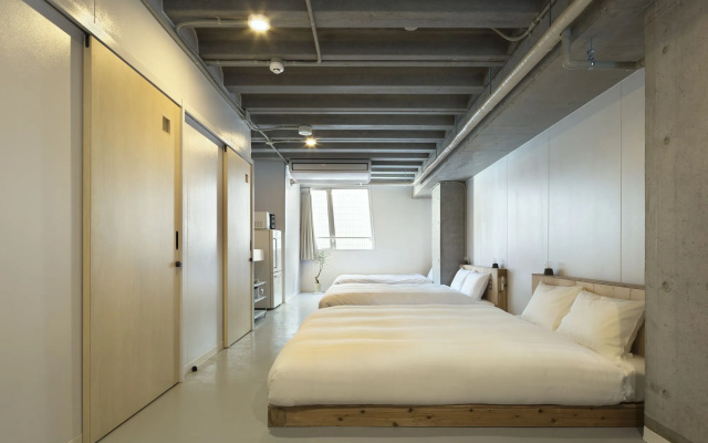 Common de - Hostel & Bar