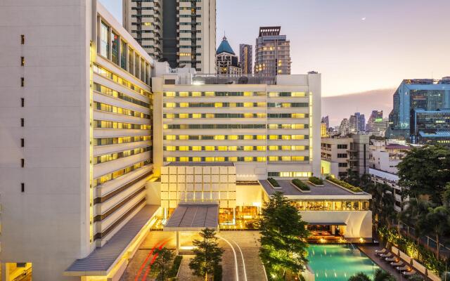 Отель COMO Metropolitan Bangkok вид на фасад