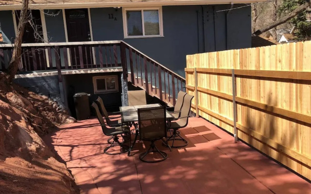 Manitou Springs Downtown Escape