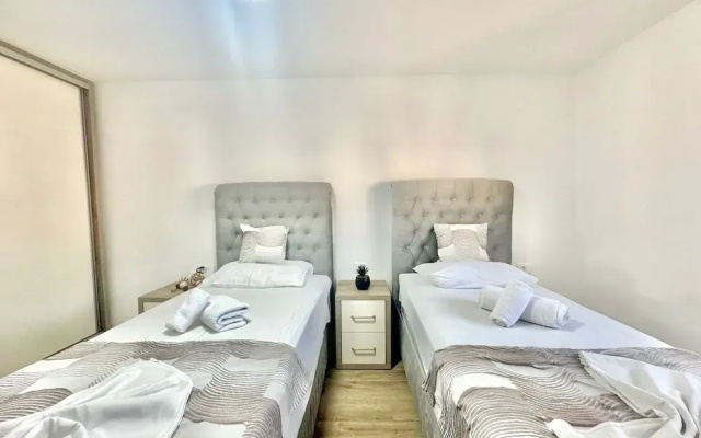 Maxim Family Apartment Budva
