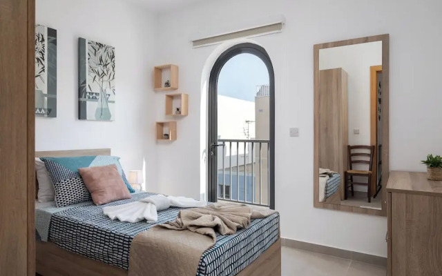 Chic Stay Near Yacht Marina 2 Balconies