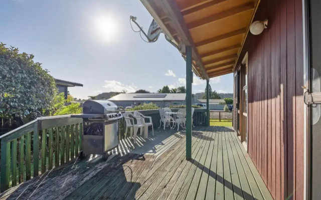 The Jandal House - Whitianga Holiday Home