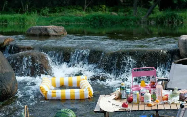 Yu'an Mountain Slow Life Pool and River Rafting Resort