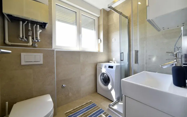 Maja Superior Apartment with Balcony