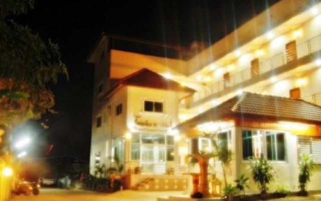 107 Tower Hotel