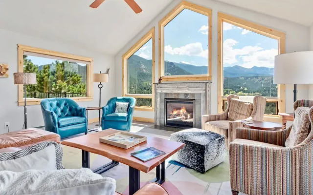 Mapes Luxury Vacation At Windcliff 5 Bedroom Home by RedAwning