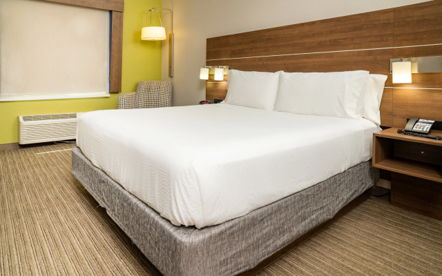 Holiday Inn Express Hotel & Suites Hesperia by IHG