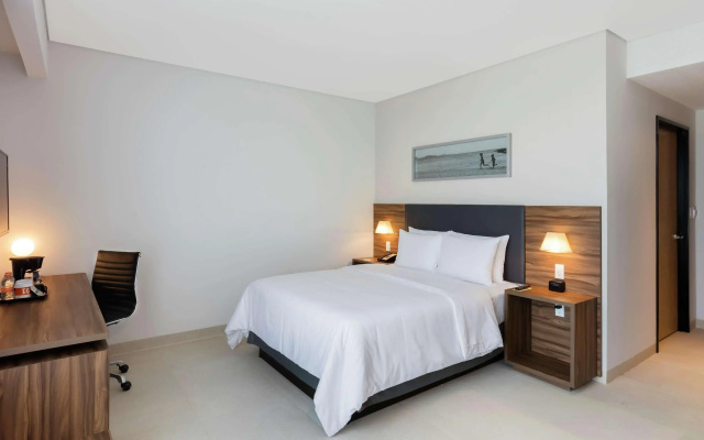Fiesta Inn Express Cancún Cumbres