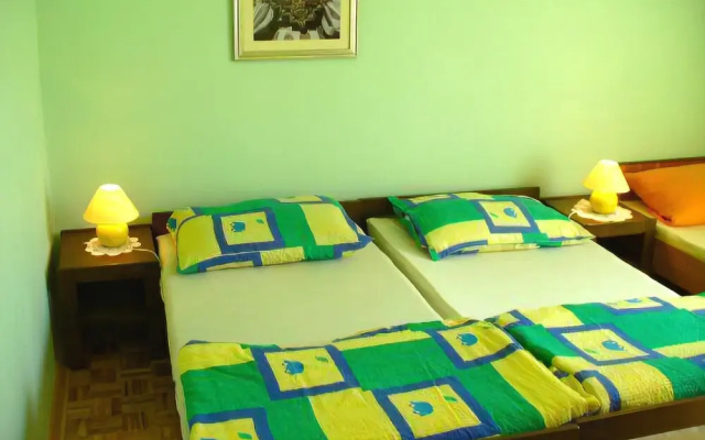 Apartment and Rooms Katica