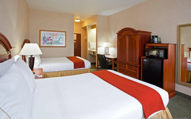 Holiday Inn Express Pittsburgh-Bridgeville by IHG