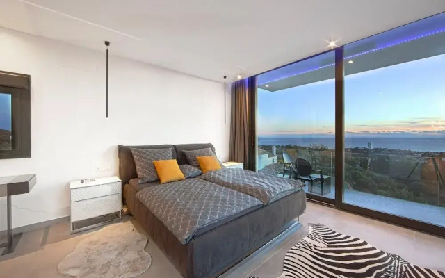 Villa in Marbella With Private Heated Pool