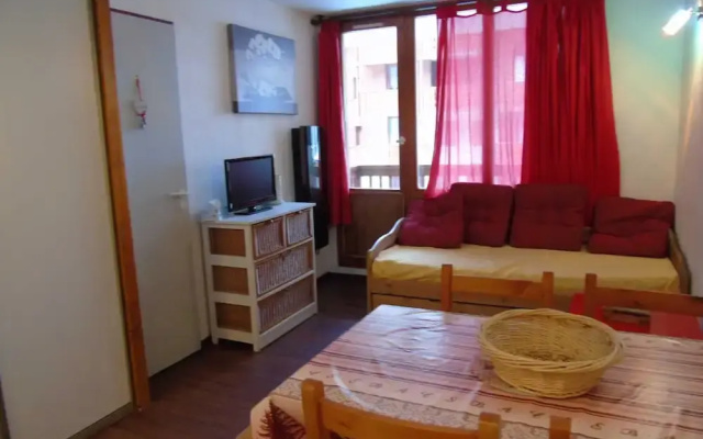 Lou Services Apartment THB70 LSI 001