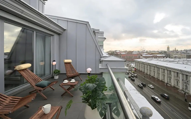 Minin Apartments на Караванной 11 (мансарда c террасой)