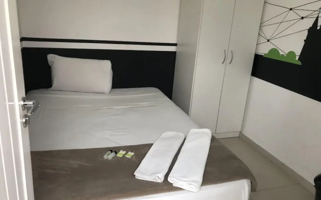 Hacker Hostel - Metro Paraiso