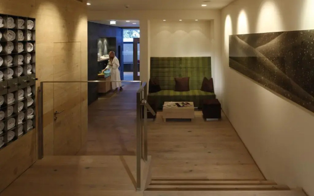 Sporthotel Cresta