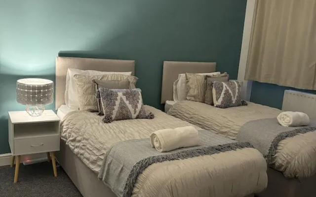 Stunning 2-bed Apartment in Twickenham