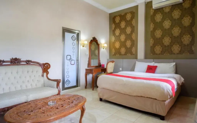 RedDoorz Plus near Haluoleo University
