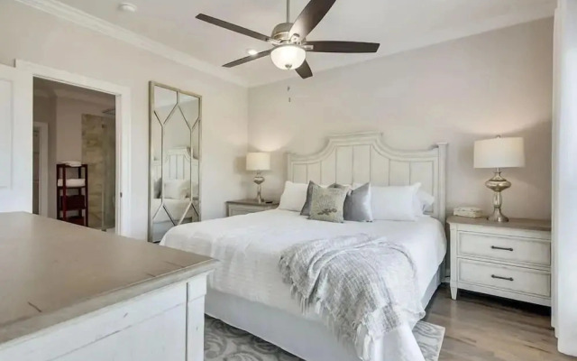 Driftwood Townhomes #3- Liv Salty