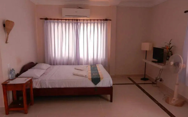 Le Coco De Mer Bungalows & Restaurant