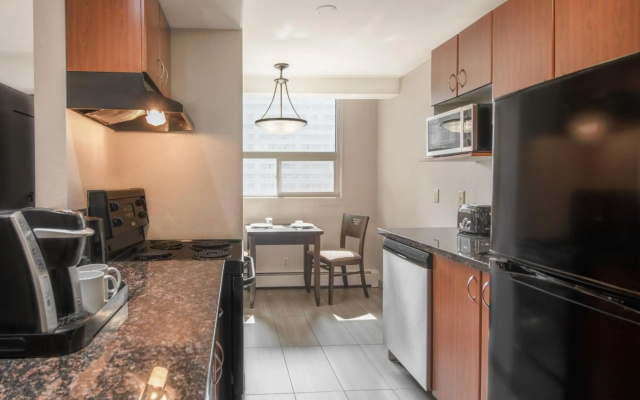 Coast Calgary Downtown Hotel & Suites by APA