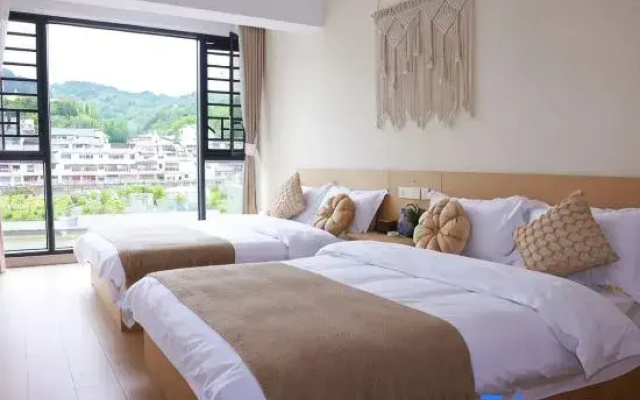 Ranxi Yuanshe Homestay (Zhenyuan Guzhen Wenhuayuan Underground Parking Lot)